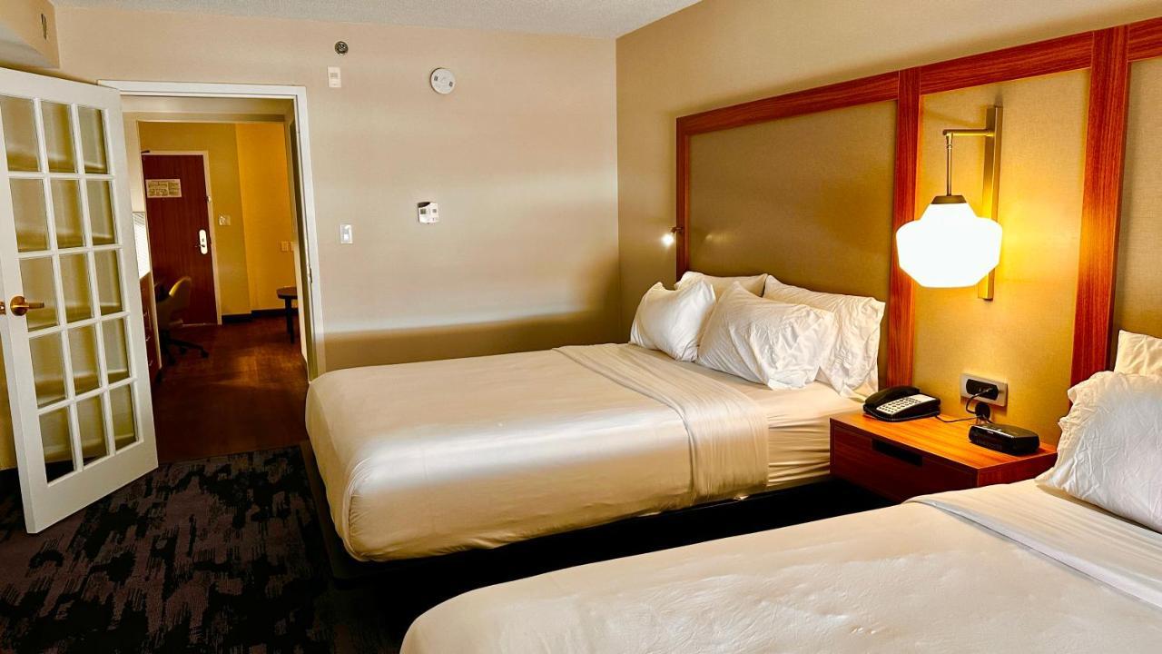 Newmarket Hotel And Suites Zewnętrze zdjęcie