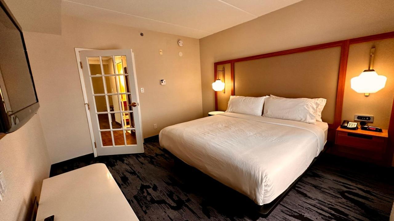 Newmarket Hotel And Suites Zewnętrze zdjęcie